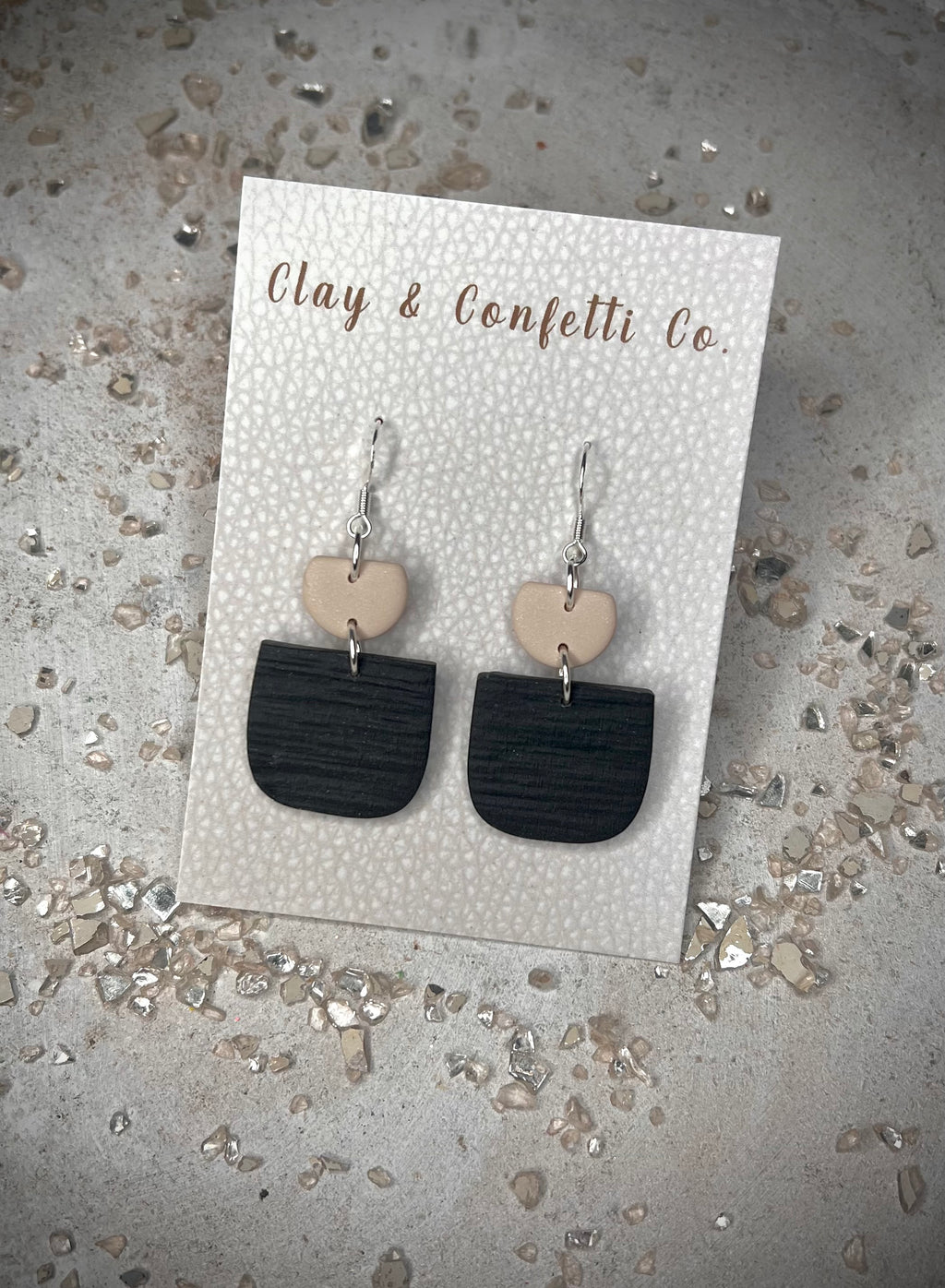 black and cream textured everyday dangle