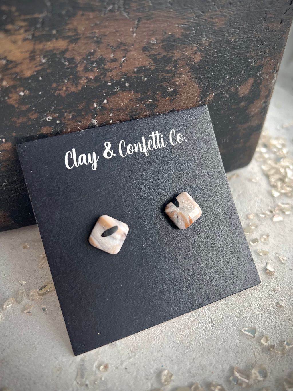 Little square stud neutral black brown