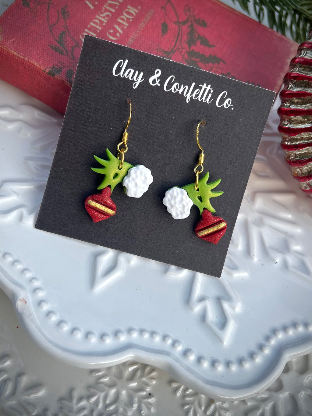 Thief grinch gold dangle