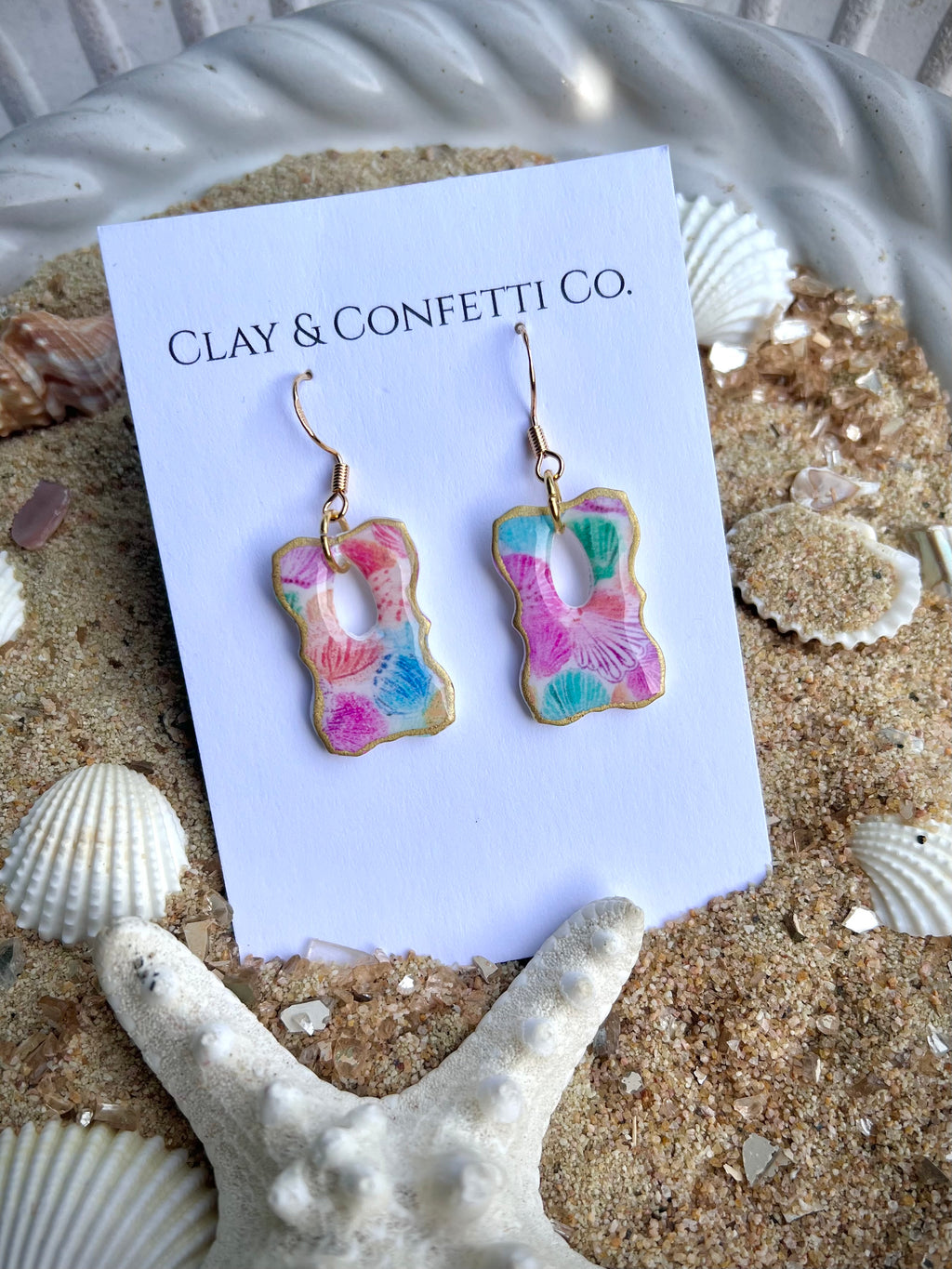 colorful sea shell pattern ribbed square dangle