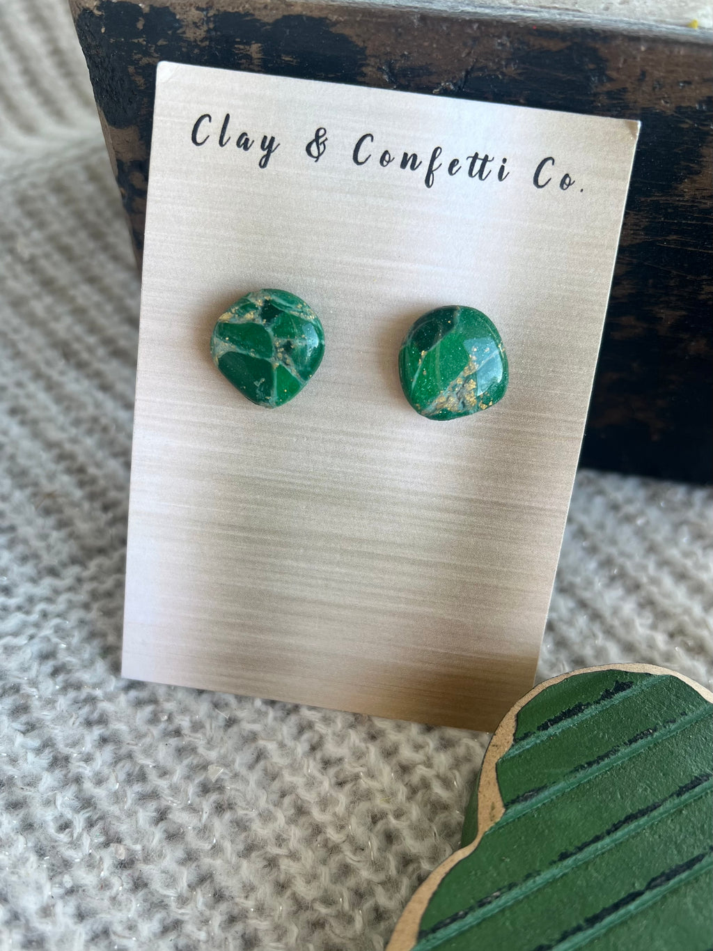 Emerald green organic stud