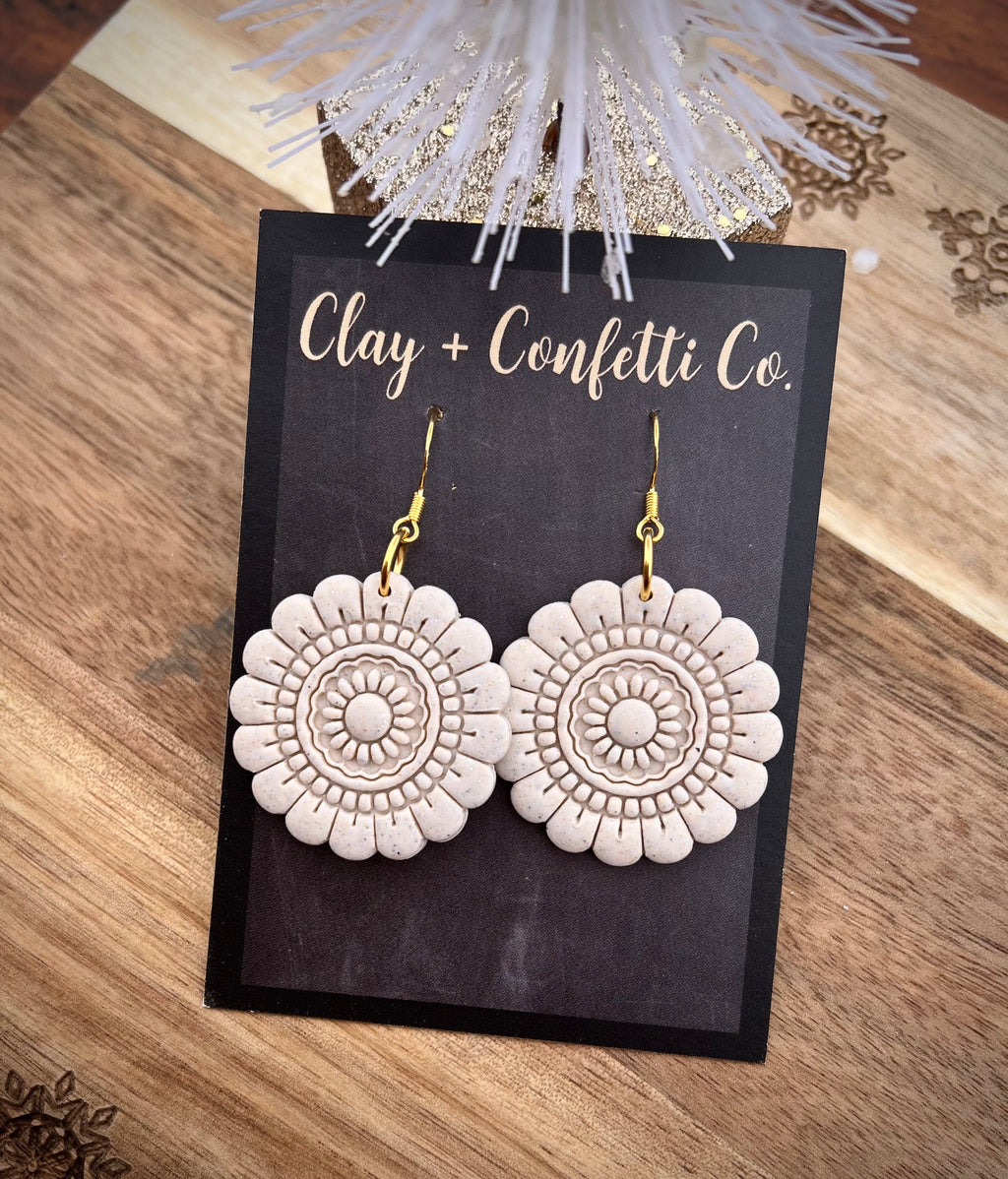 Cream Gold Glitter  Medallion