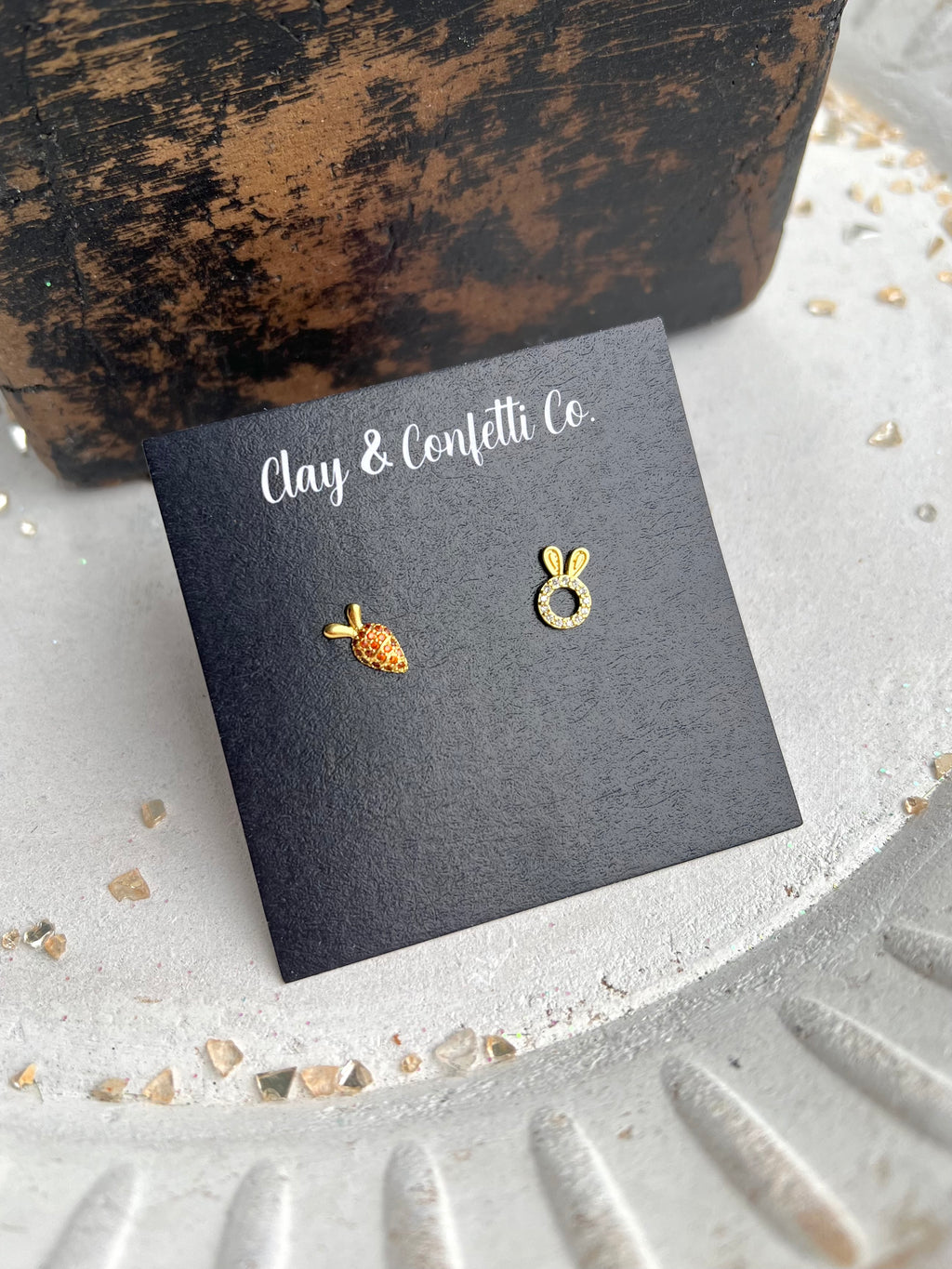 Gold Bunny & Carrot stud