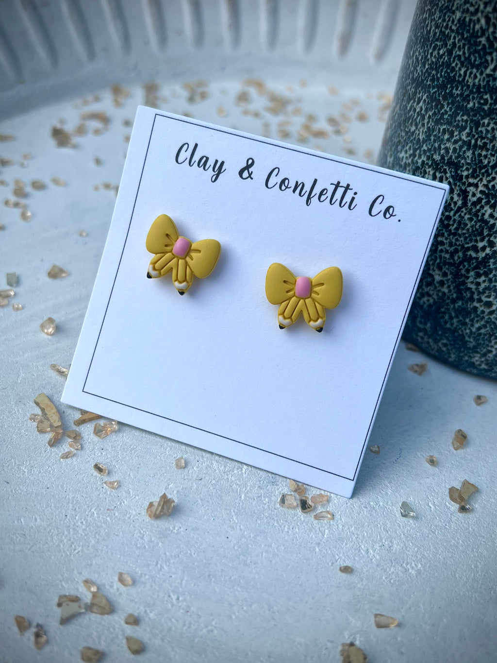 Small pencil bow stud