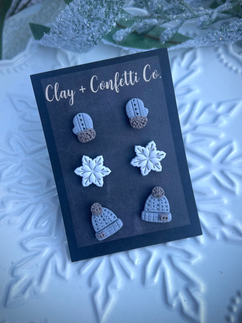 Hat, gloves, snowflake pack