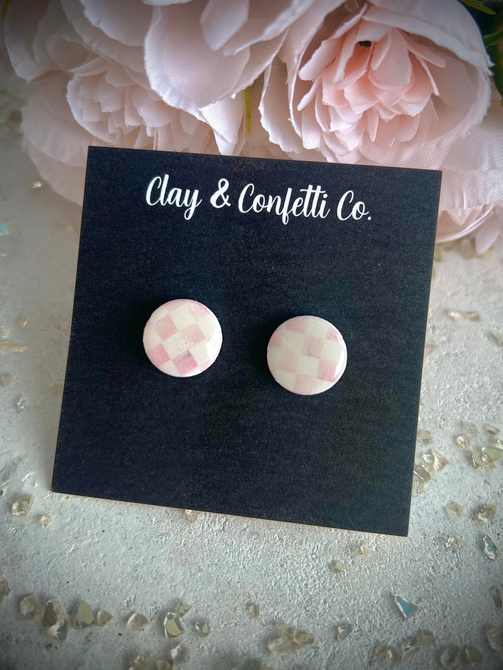 Pink checkered circle stud