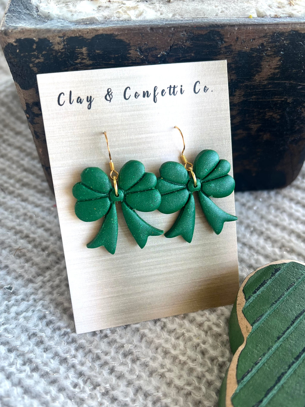 Emerald Clover Bow dangle