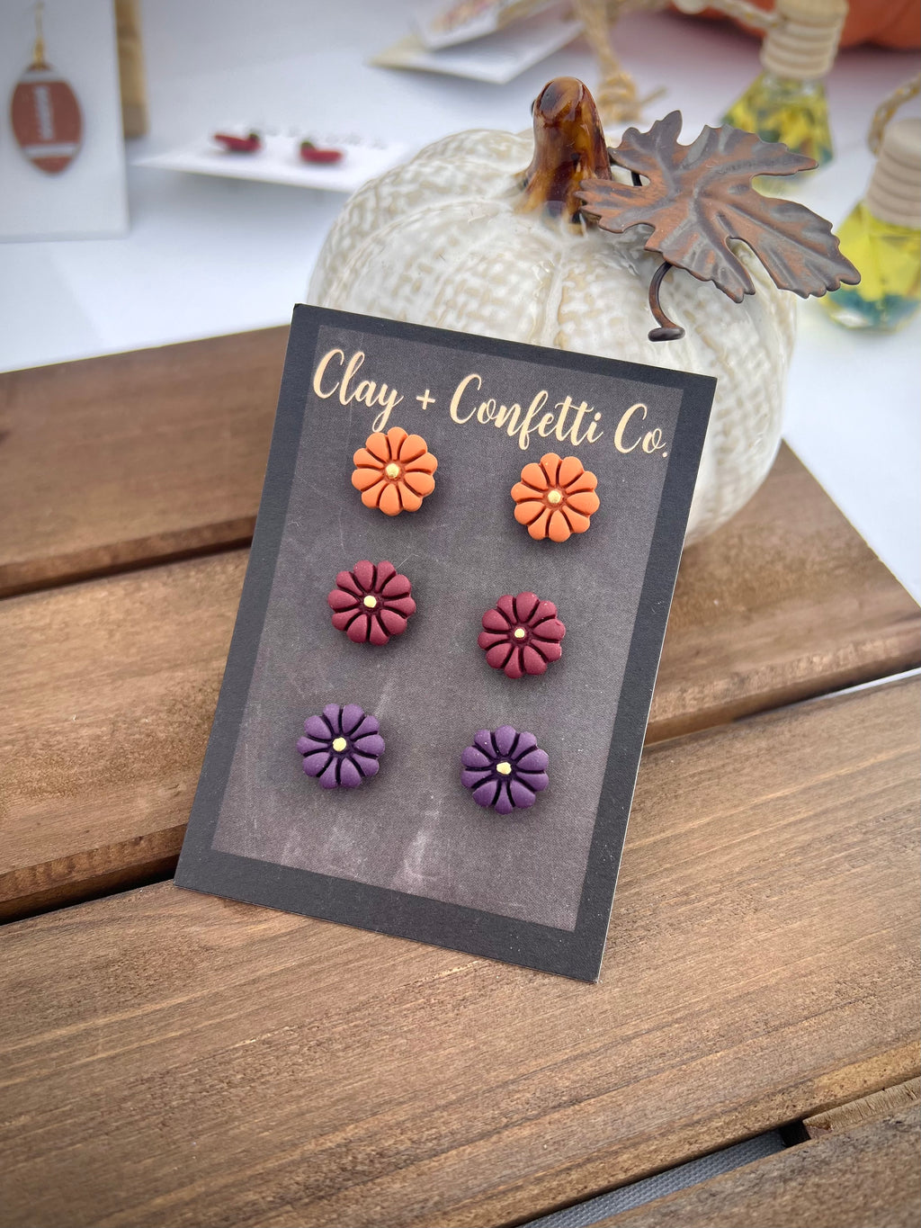 Mini groovy floral stud pack