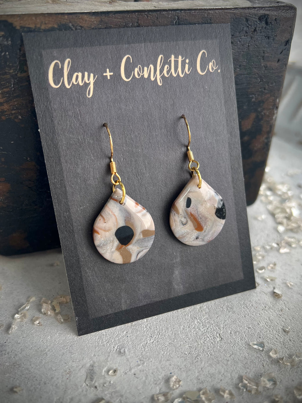 Baby tear neutral black brown