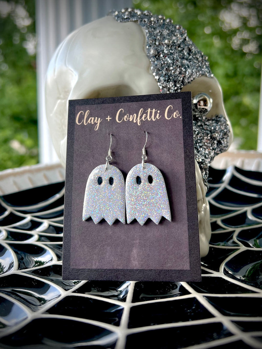 Holographic silver ghost