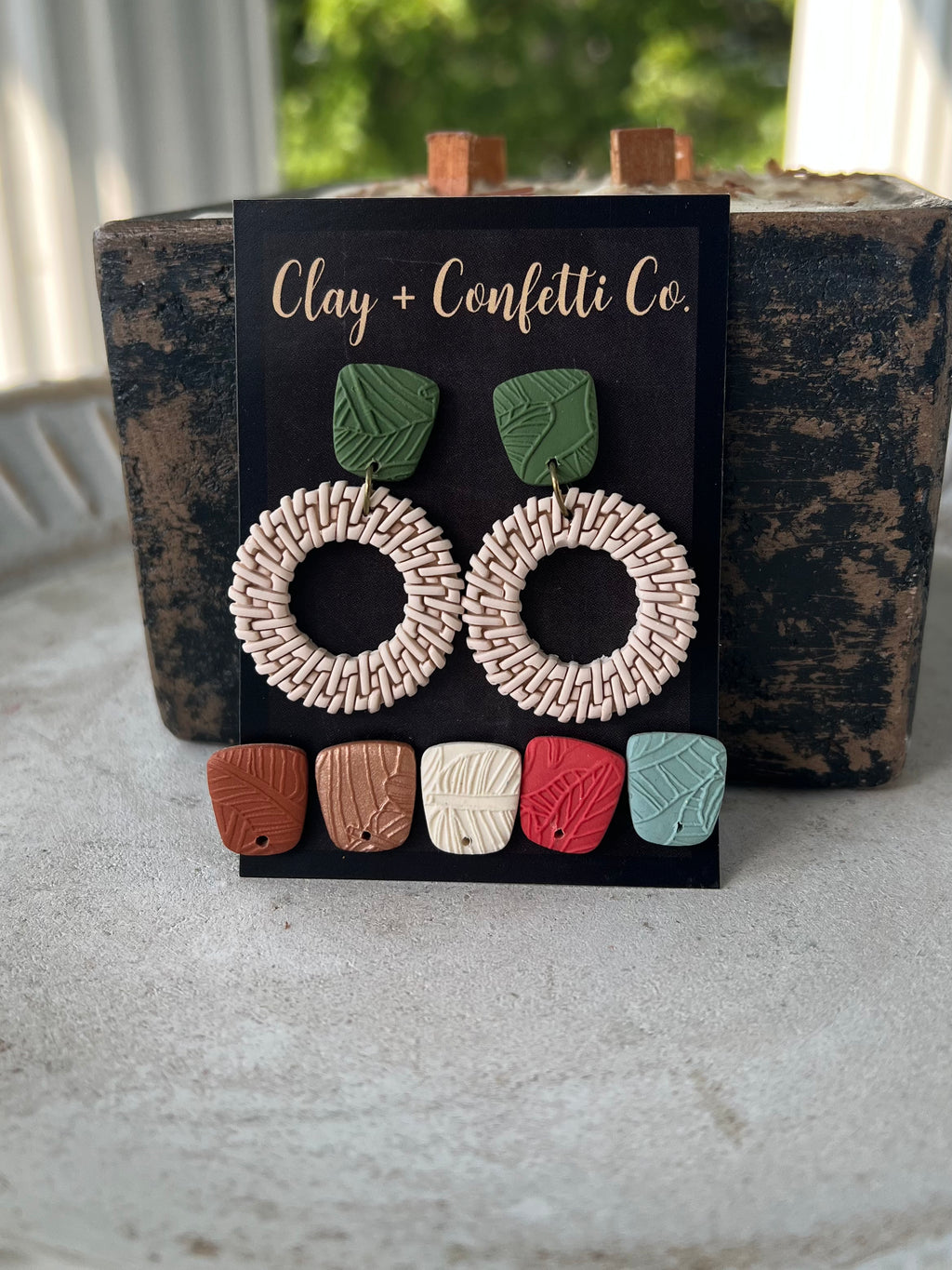 Light rattan circle with stud topper options