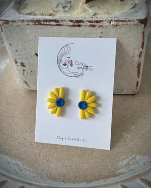 Down Syndrome Awareness Daisy Stud