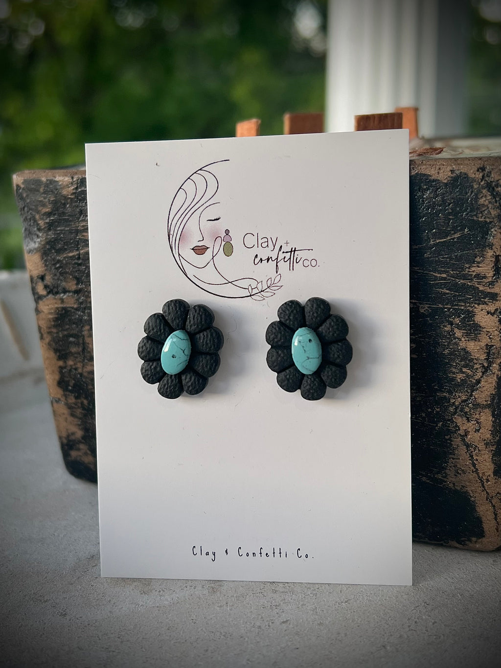 Turquoise marble center on black stud