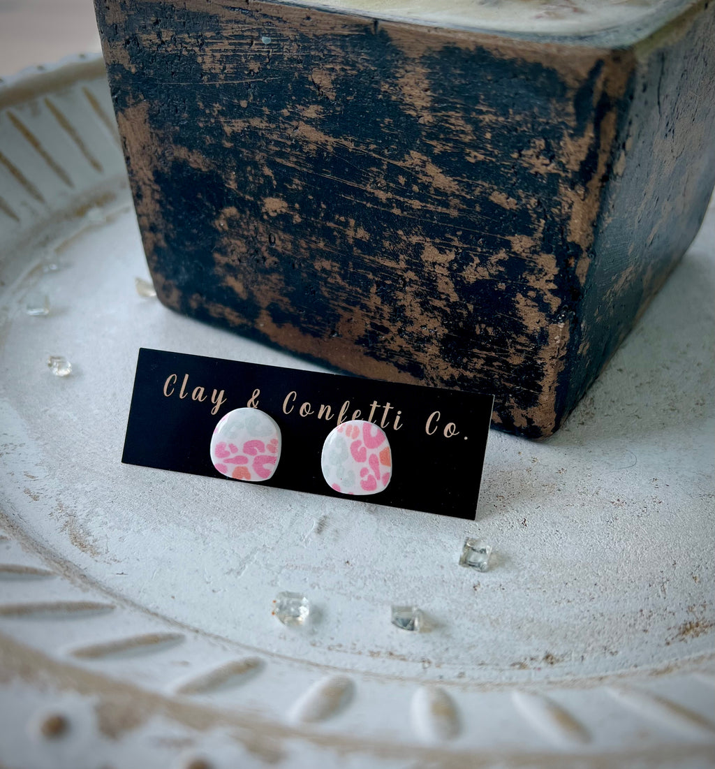 Funky fun summer cheetah stud