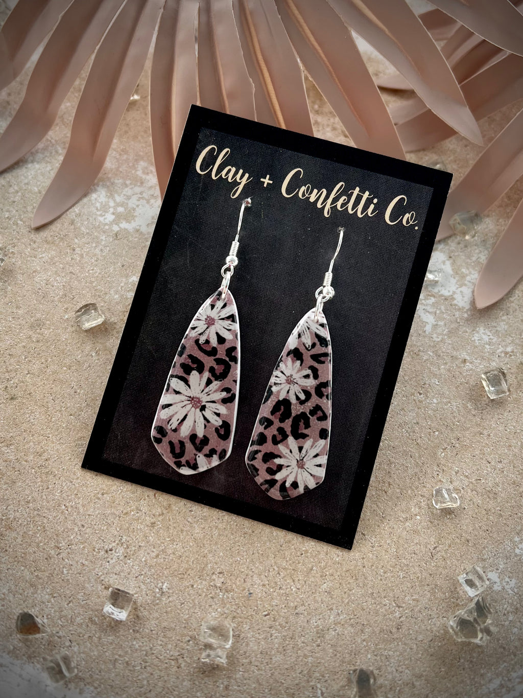 Leopard Daisy in Katy dangle