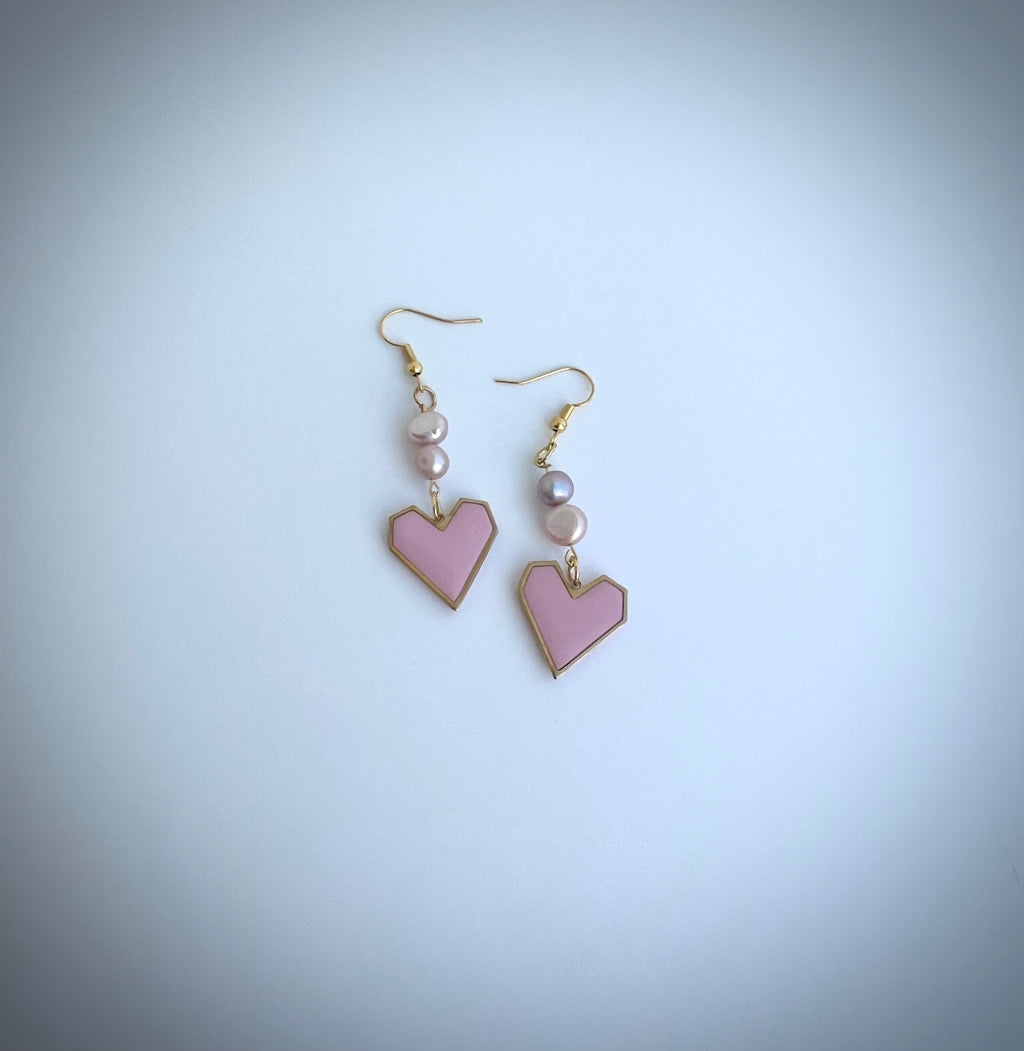 Pearl drop heart dangle