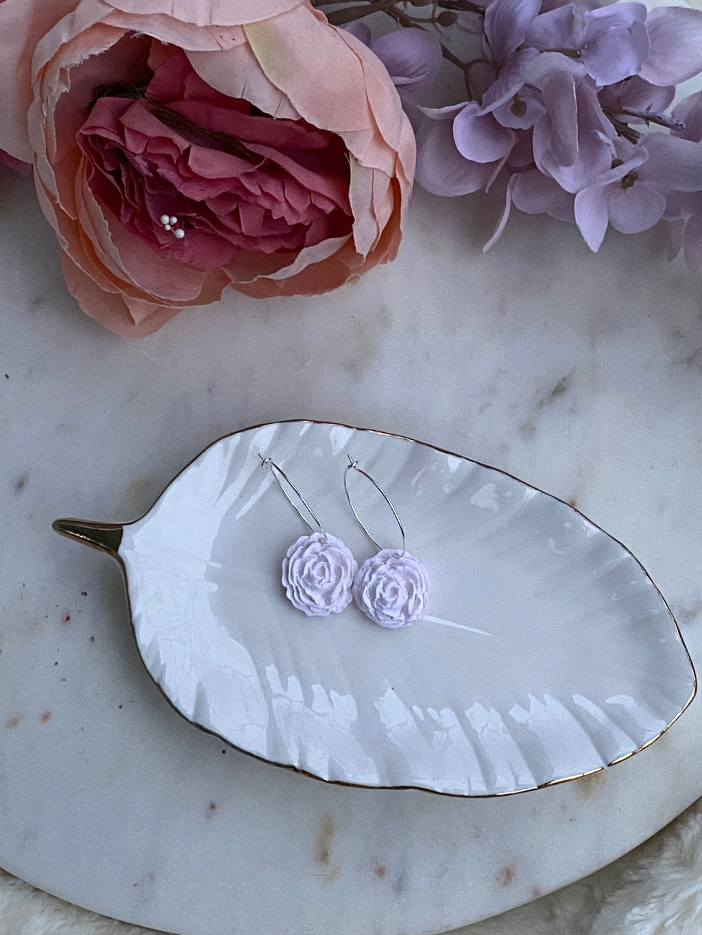 White rose hoop