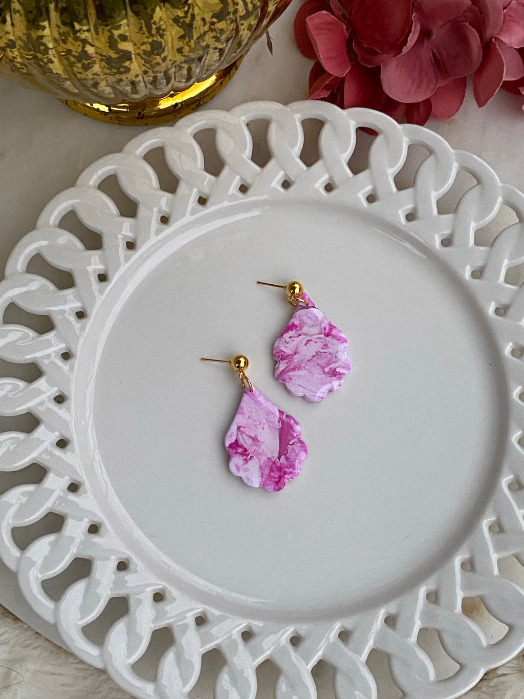 Pink Scalloped Ball-Post