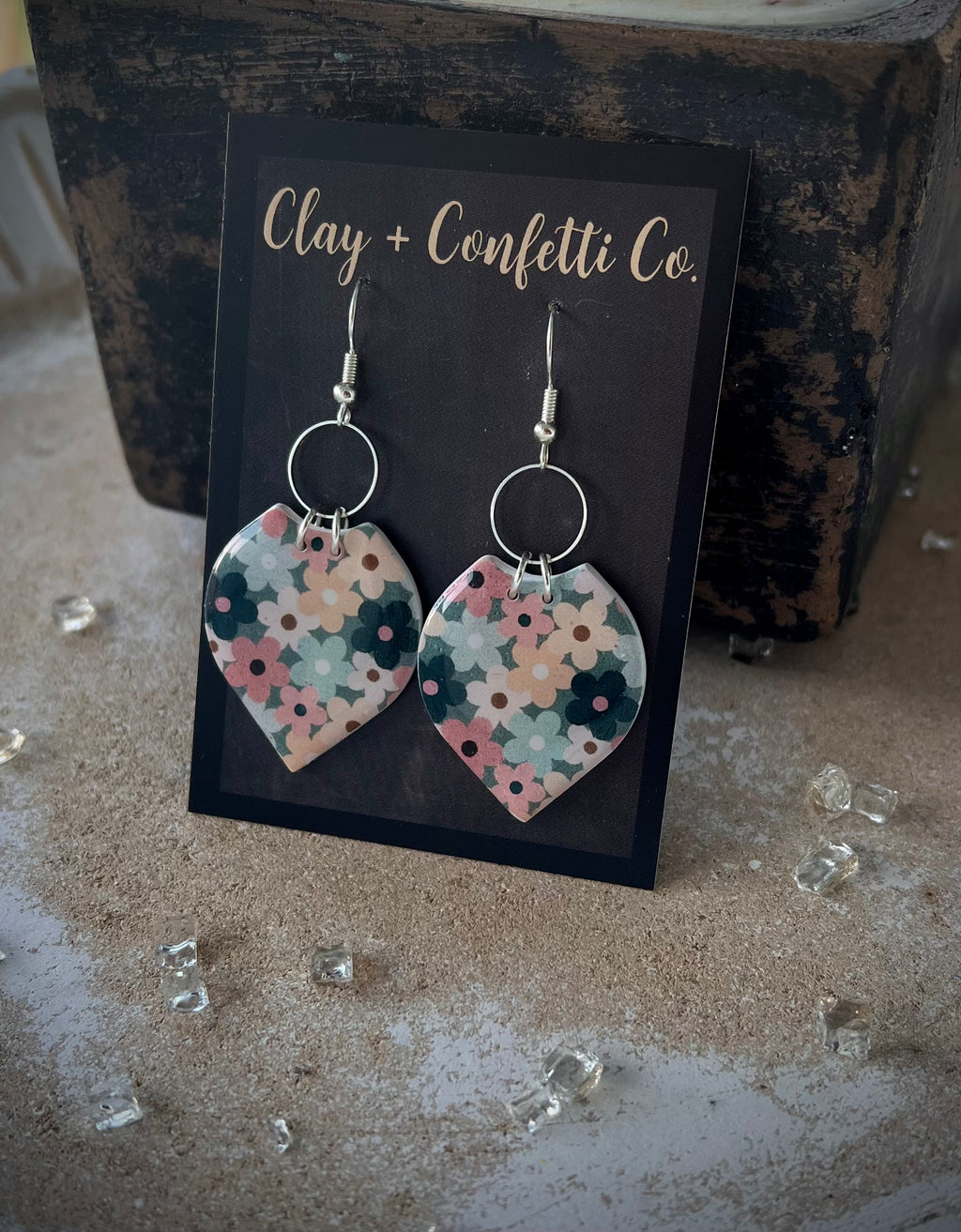 Featherly Dangle boho daisy