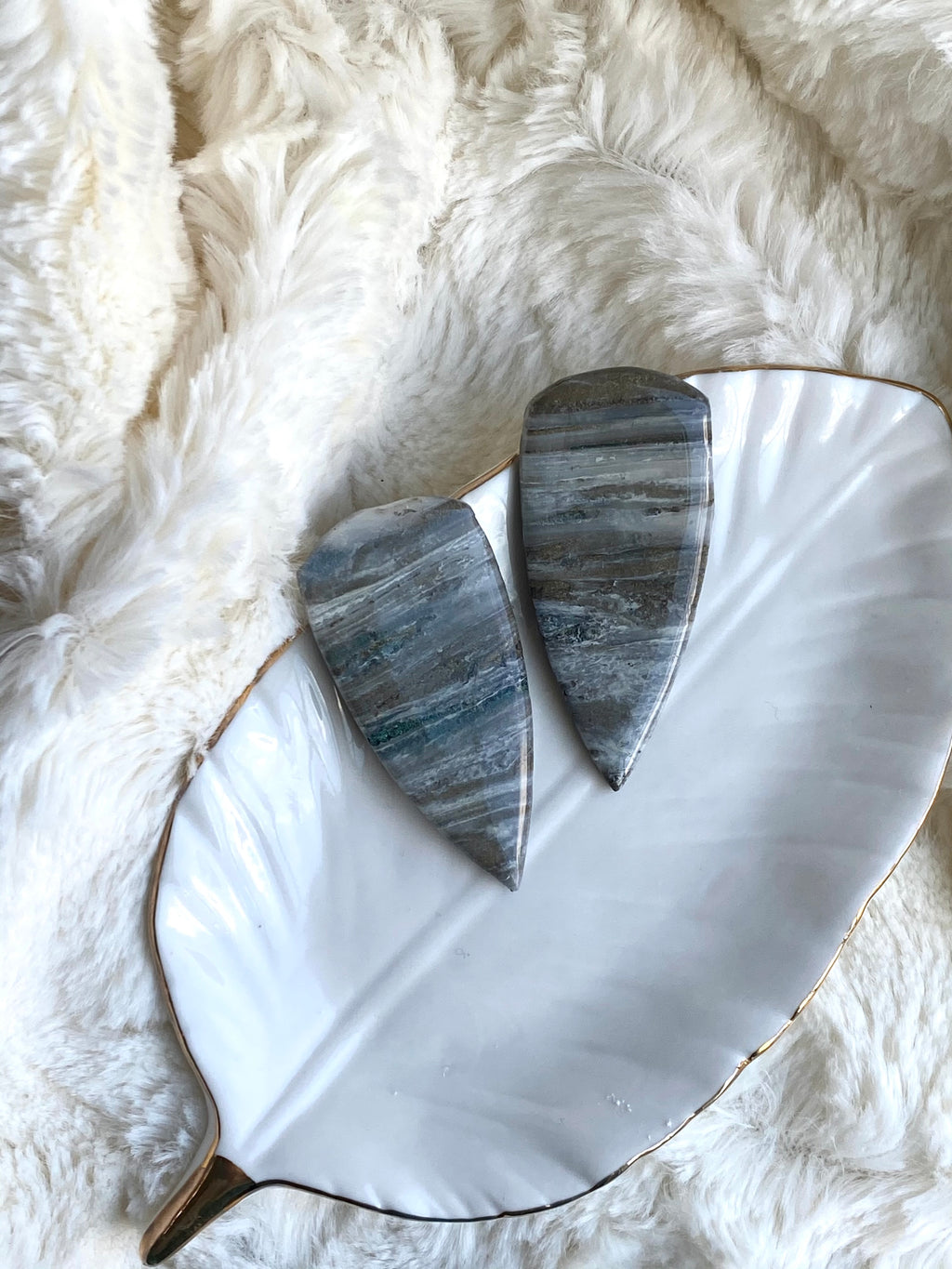 Extra large mineral dagger