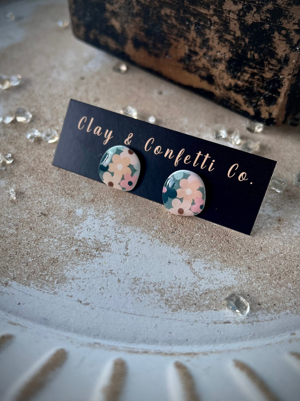 Boho daisy organic stud