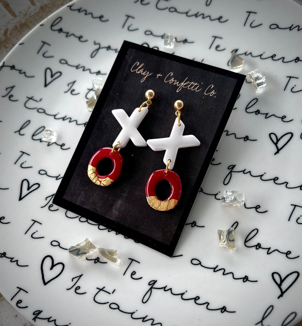 XO RED DANGLE