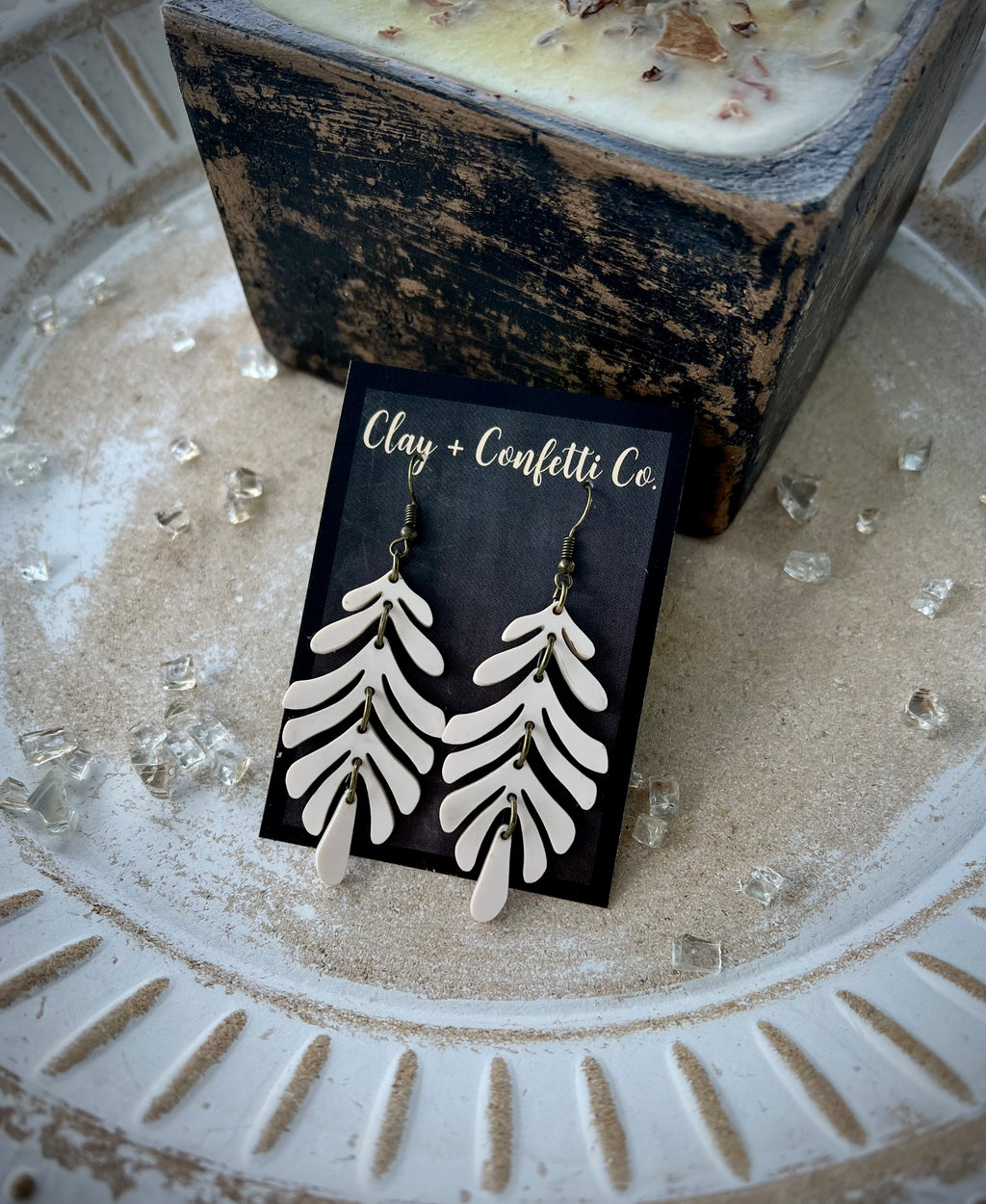 Fishbone Dangle in Bone