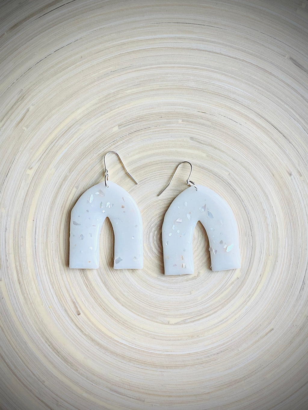 Milk glass pointed arch w/ shells