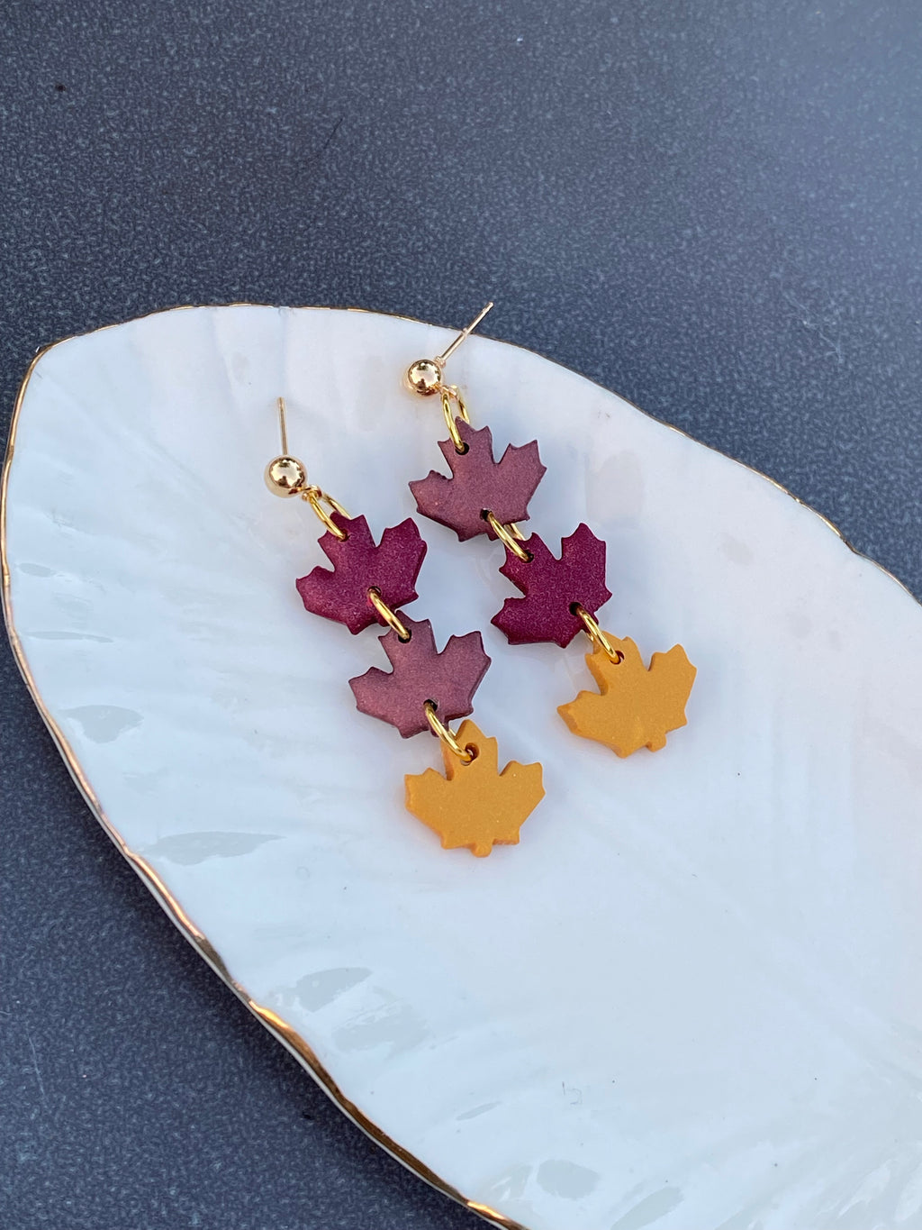 Maple leaf dangle